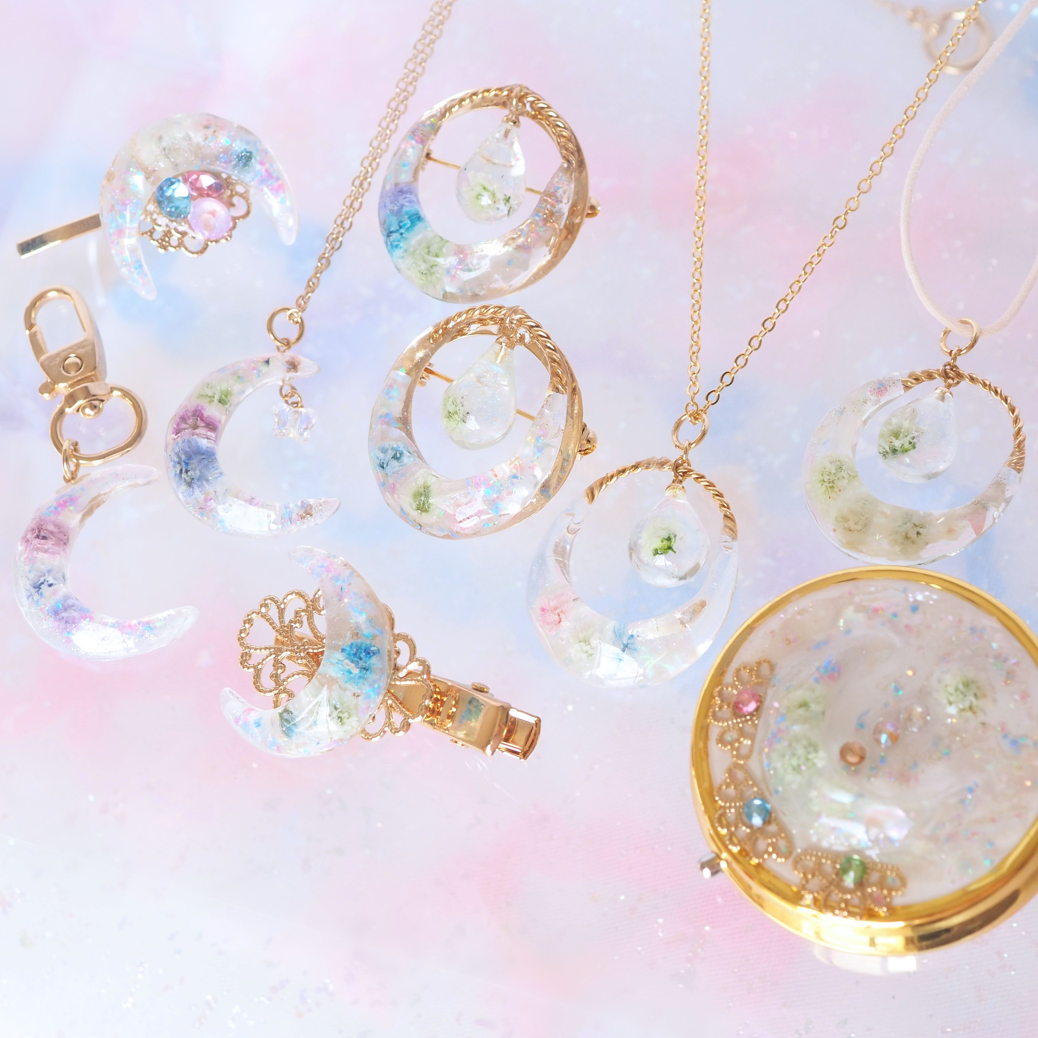 月の花かごアクセサリー